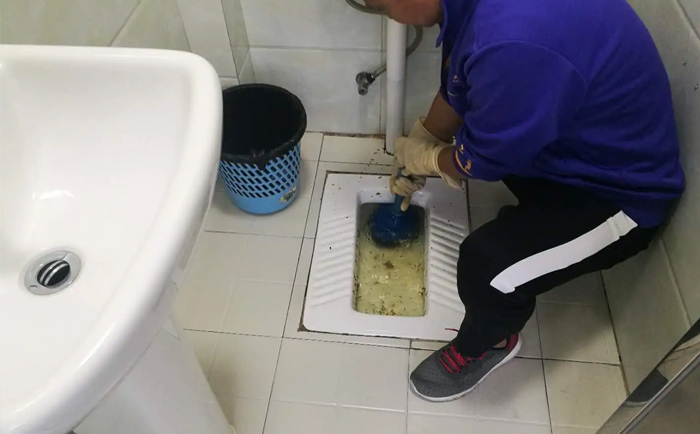 上街疏通蹲坑